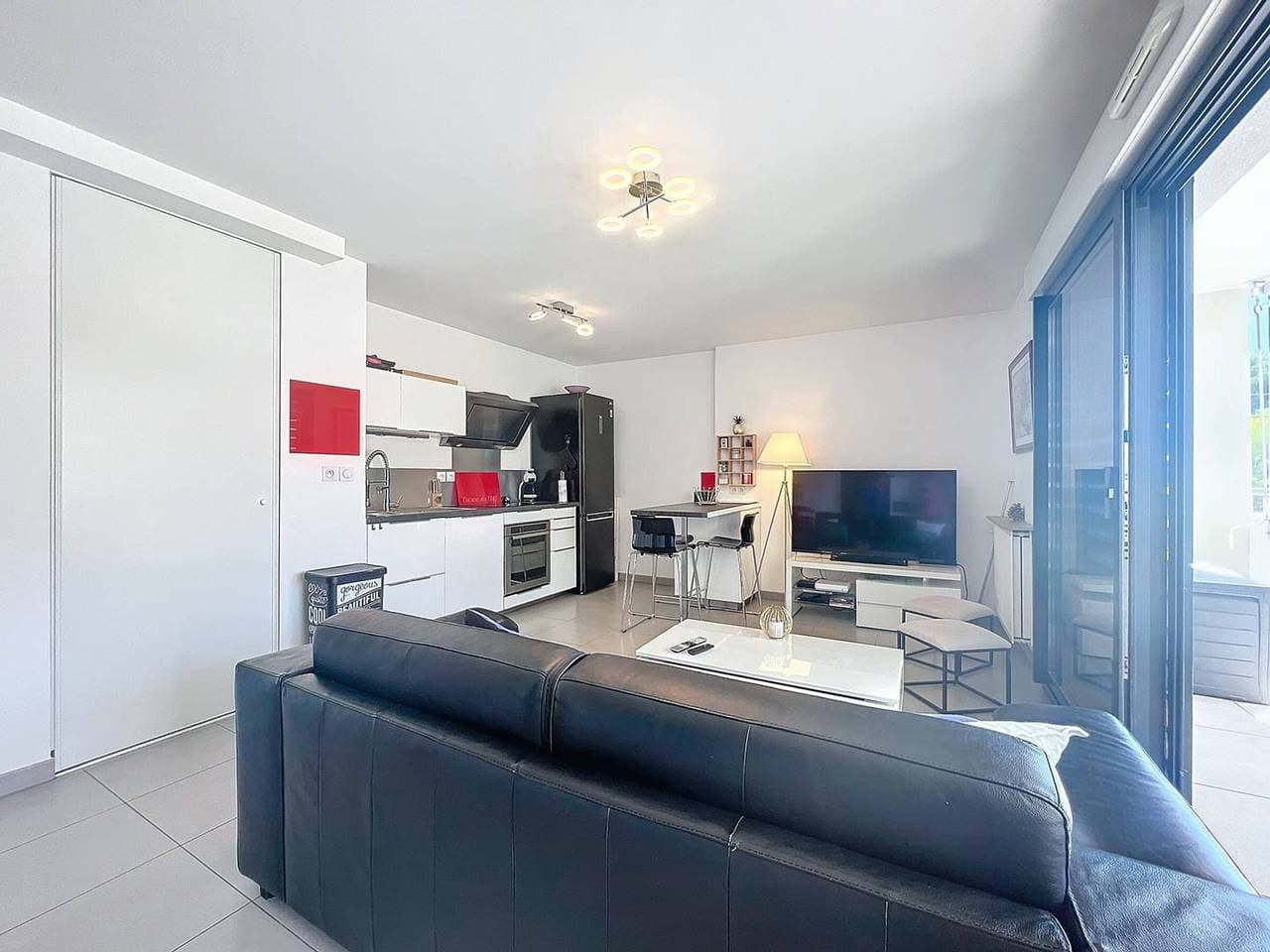 Foto 4 von 24: Modernes T2 mit Terrasse, Klimaanlage und Parkplatz in La Ciotat