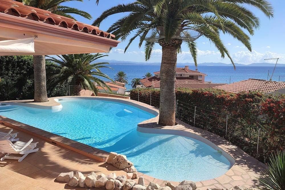 Foto 6 von 30: NeaVilla,für 11 Personen,Swimmingpool, Panoramaterrasse,70Mt vom Strand entfernt