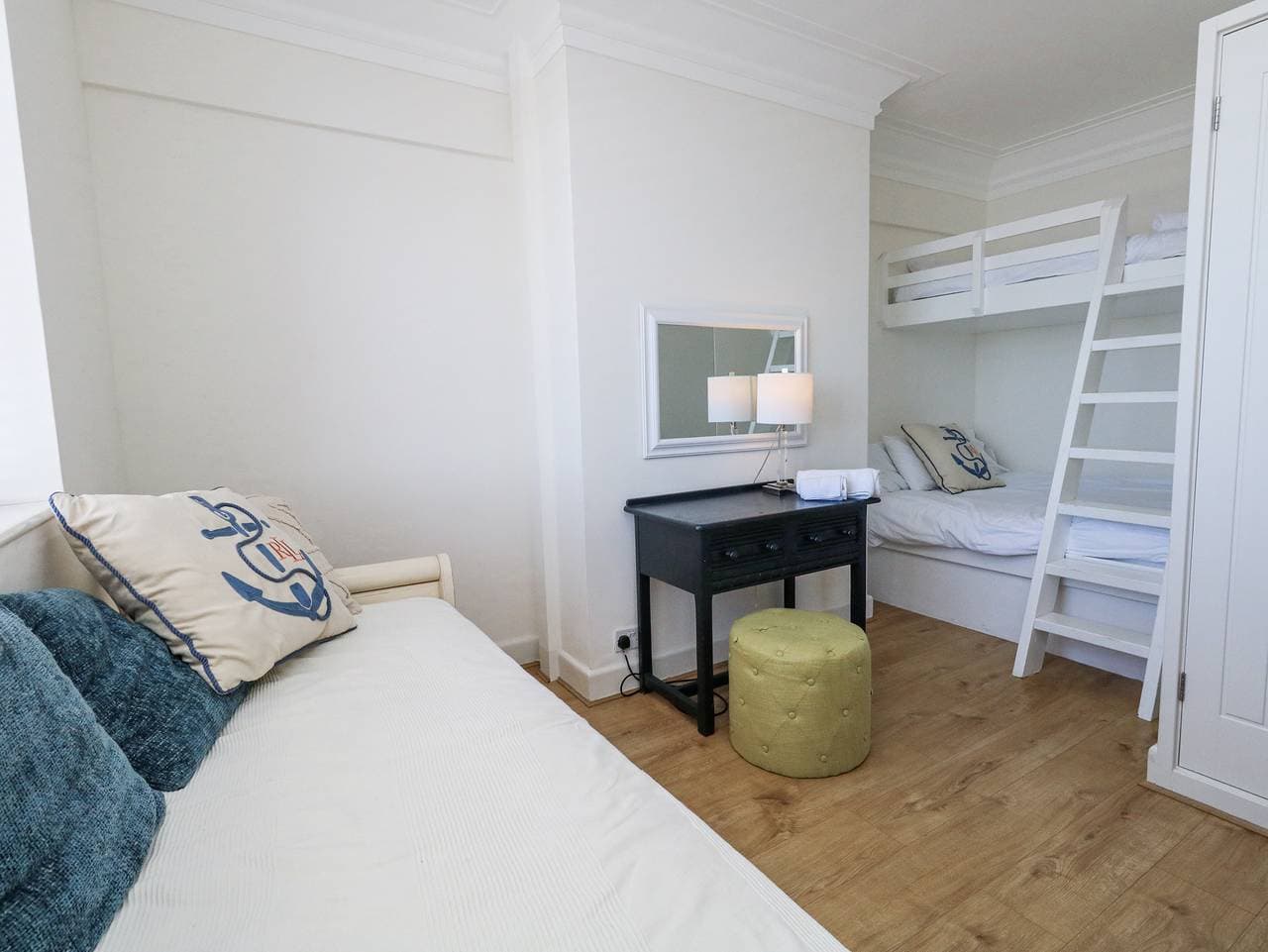 Foto 12 von 29: Ferienwohnung für 4 Personen mit Balkon