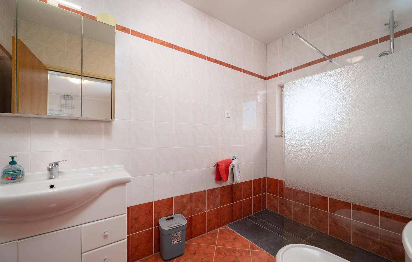 Foto 12 von 19: Gemütliche Ferienwohnung mit Terrasse, WLAN und Parkplatz in der Nähe der Küste und des Stadtzentrums