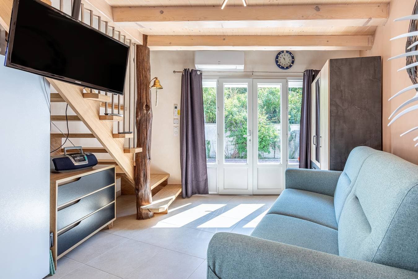 Foto 11 von 45: „Le Petit Appartement De Saint-Denis“ mit privater Terrasse, WLAN und Klimaanlage