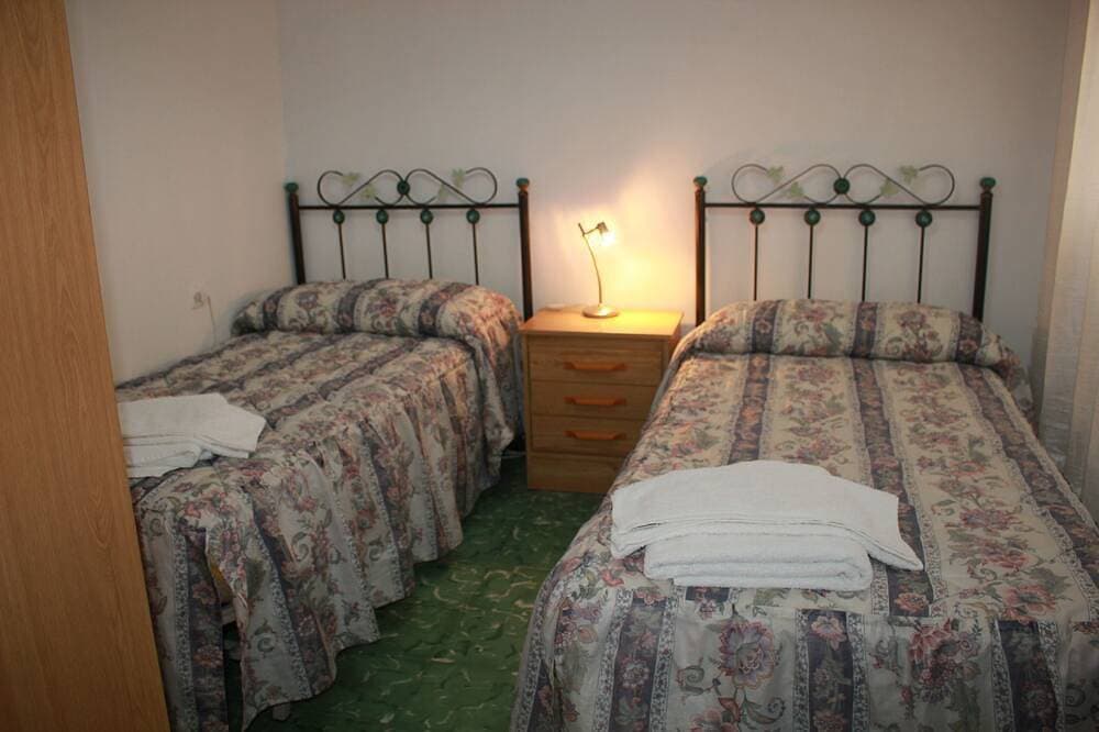Foto 3 von 19: Sitges: Sol Penthouse WLAN, mit großer Terrasse mit Meerblick. Ab 50 € / Nacht