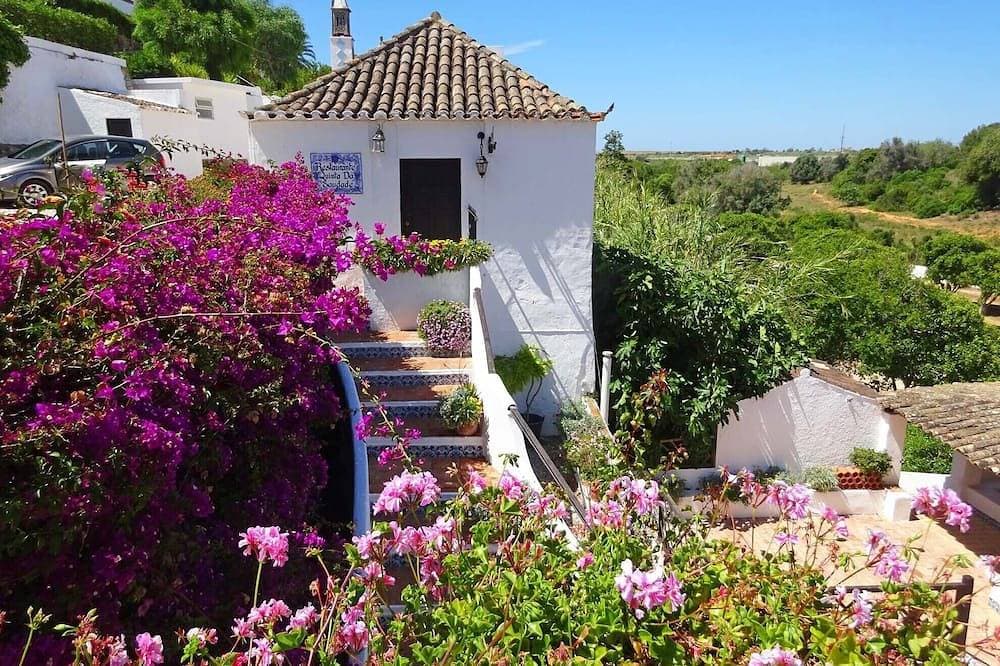 Foto 10 von 30: Luxuriöse Villa mit 2 Schlafzimmern auf der Quinta da Saudade mit 2 Pools, Tennisplatz usw.