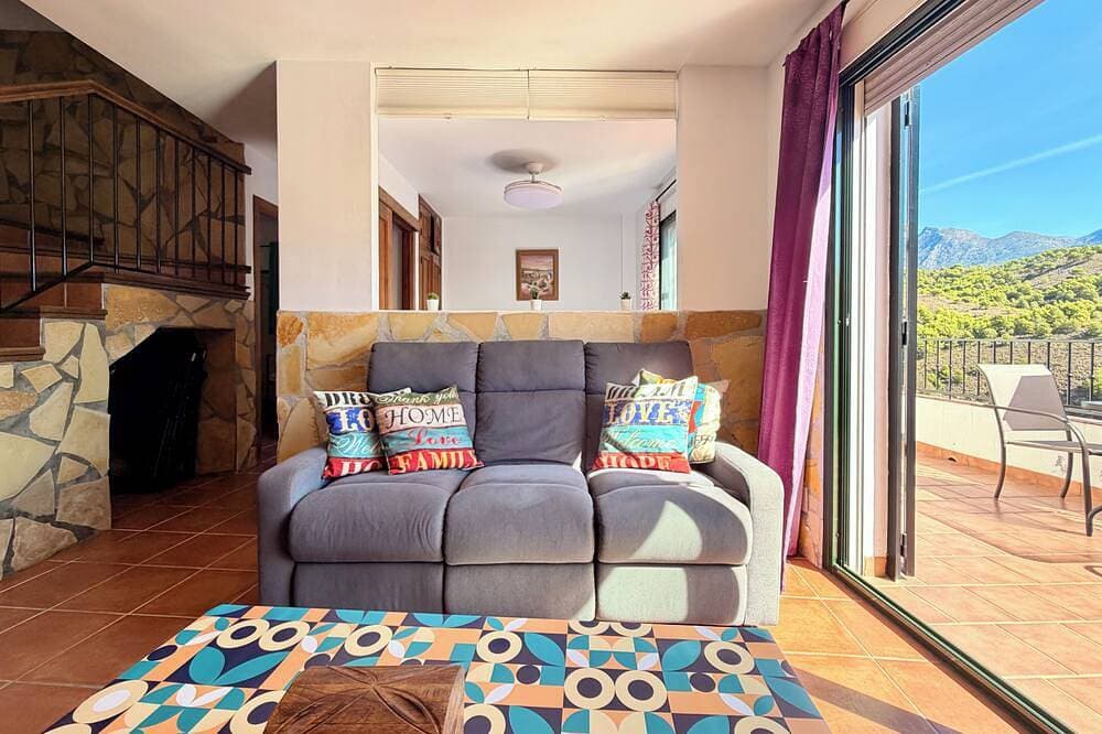 Foto 9 von 30: Geniessen Sie Die Sonne Und Den Herrlichen Blick Von Der Terrasse<br><br>Wohnung Axarquía 1-3
