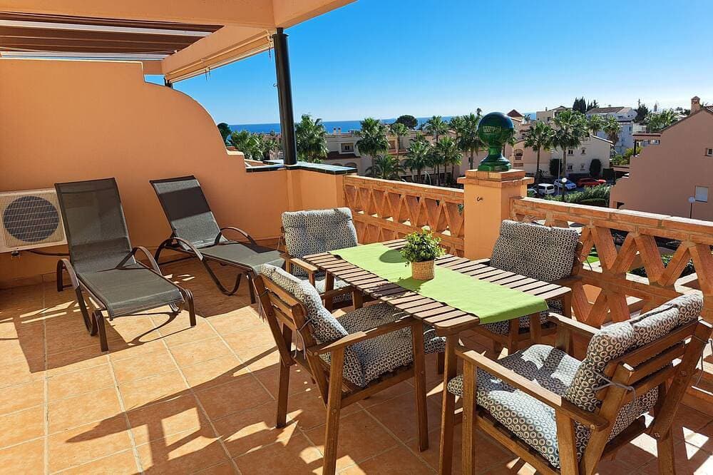 Attic, large terrace. 2 Km. from Fuengirola. Wyndham Resorts Mijas-Costa area. 1