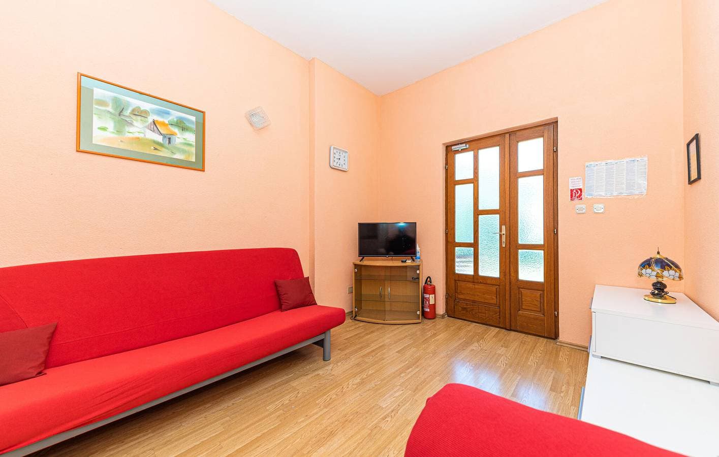 Foto 11 von 22: Reizende Ferienwohnung in Makarska: 700 m bis zur Küste, WLAN, Parkplatz und mehr!