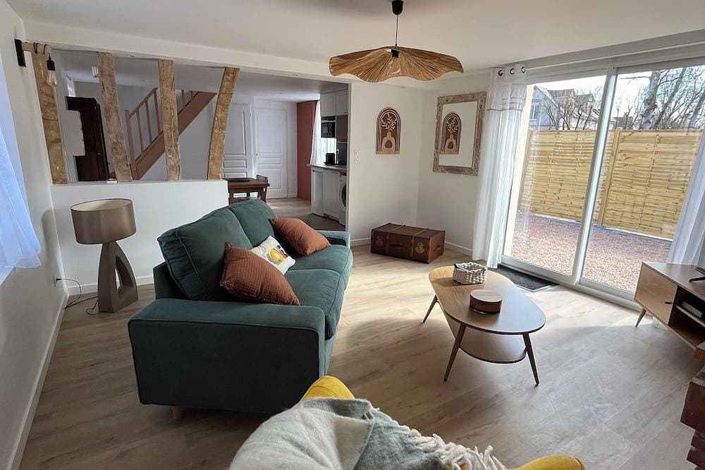 Foto 5 von 10: House with spa and terrace - village with amenities on foot