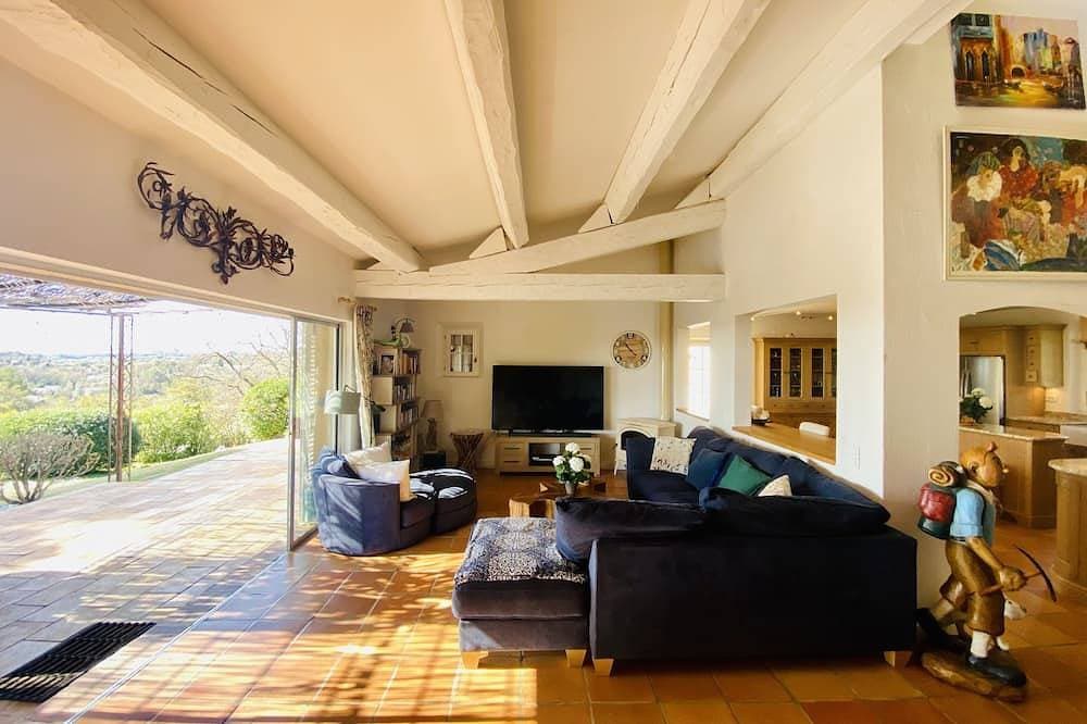 Foto 3 von 30: Charmante Villa mit 5 Schlafzimmern in der Nähe von Valbonne auf einem geschlossenen Grundstück