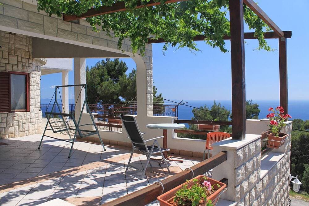 2-Zimmer-Ferienwohnung mit Terrasse und Meerblick Sveta Nedilja, Hvar 1