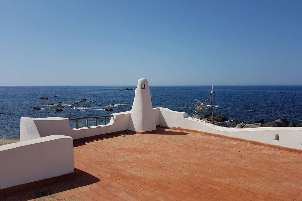 Haus beherrschende Stellung am Meer mit Garten 1