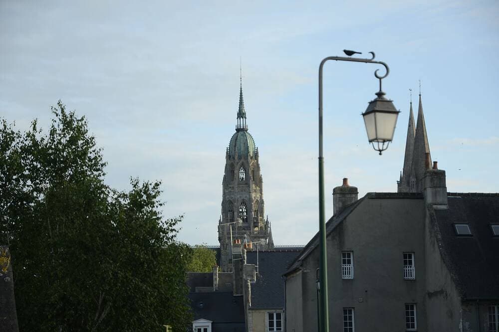 Foto 11 von 18: Ruhiges, helles Ferienhaus der gehobenen Klasse im Zentrum von Bayeux mit Garten