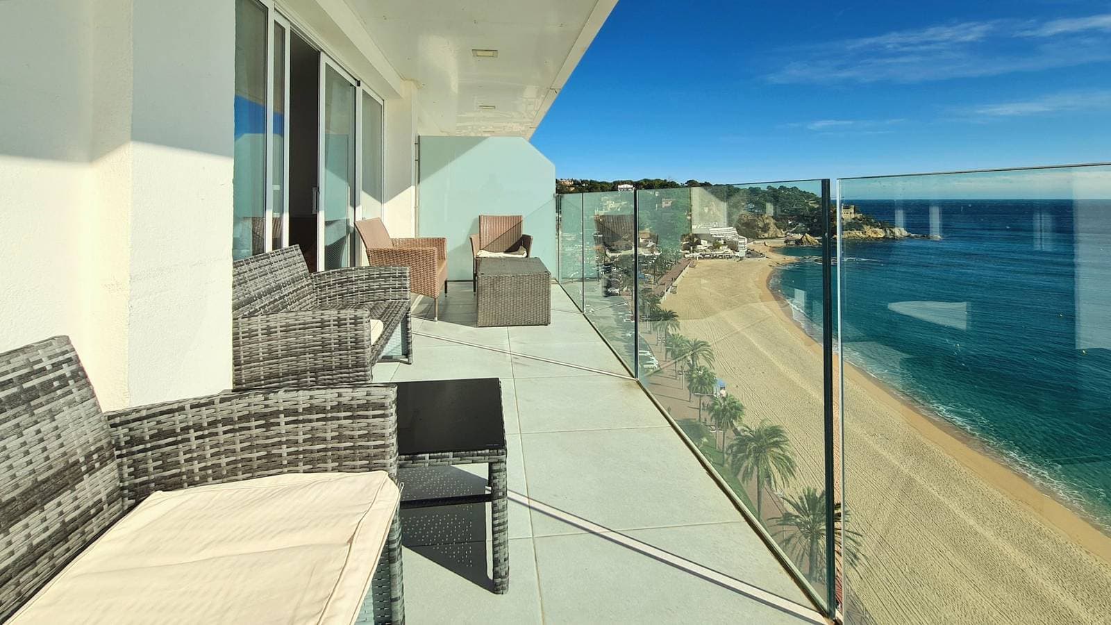 Wohnung mit Meerblick, 50 m vom Strand entfernt 1