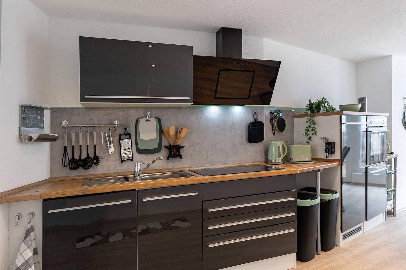 Foto 4 von 26: Ferienhaus 'Am Nicolaiplatz' mit privater Terrasse, privatem Garten und Wi-Fi