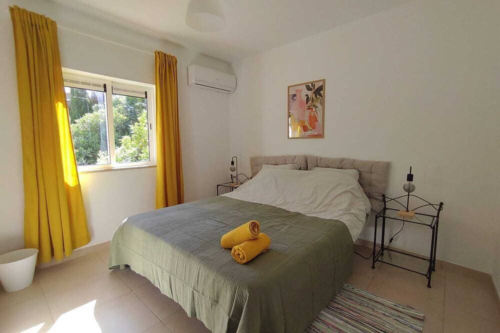 Foto 2 von 21: 3 bedroom apartment Salema Amazing sea view Shared pool Beach 5 min walk