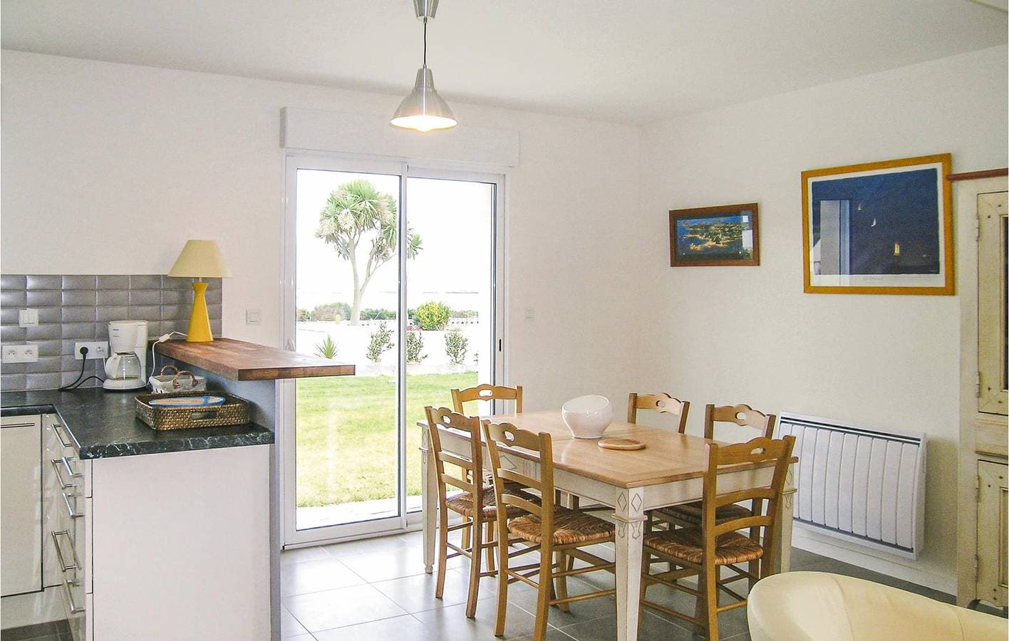 Foto 9 von 23: Lanmodez 1km Getaway: 100qm, TV, Gefrierschrank, Garten, Internet & Mikrowelle!