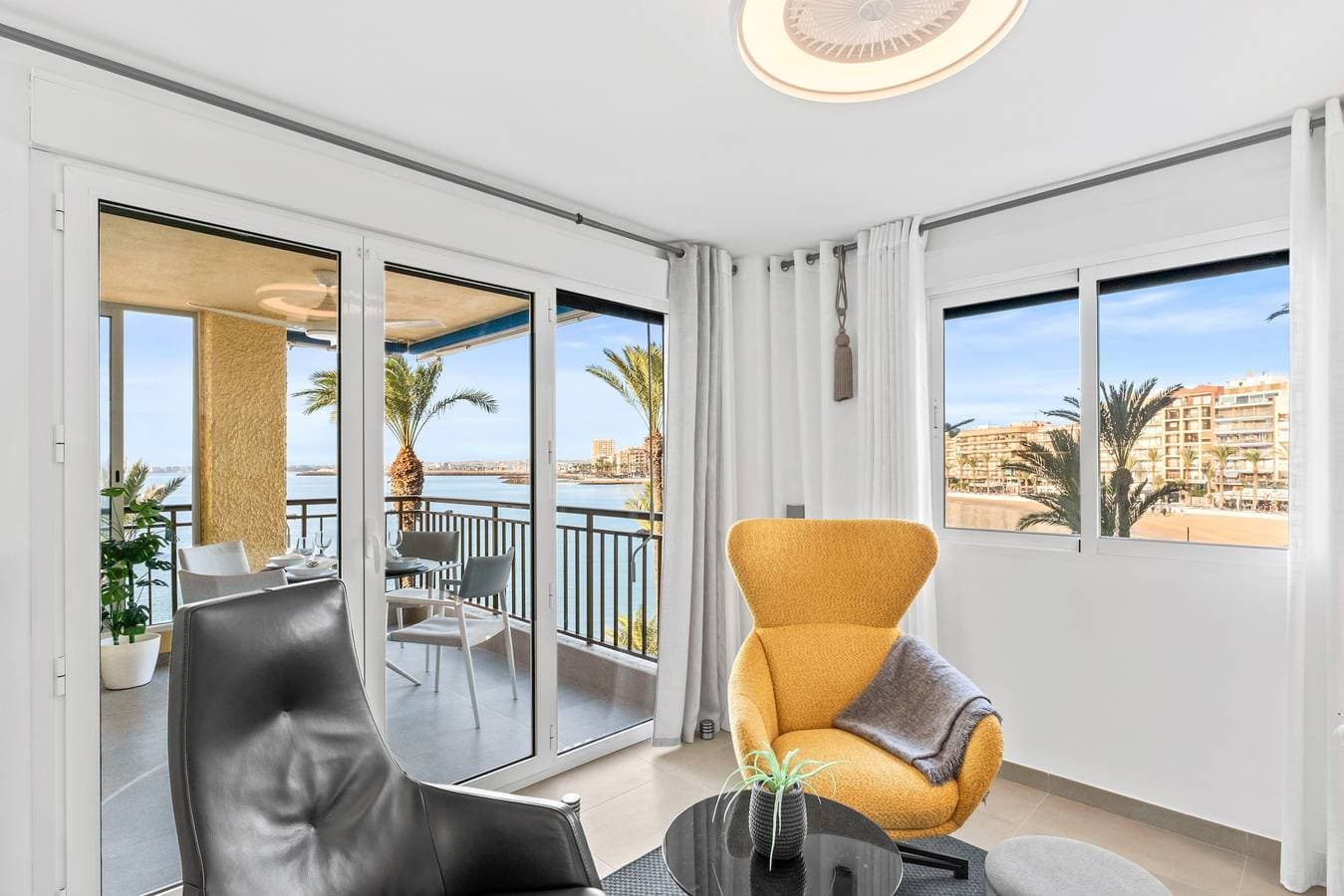 Foto 4 von 22: Ferienwohnung 'Sea Views and Luxury on the Beach'