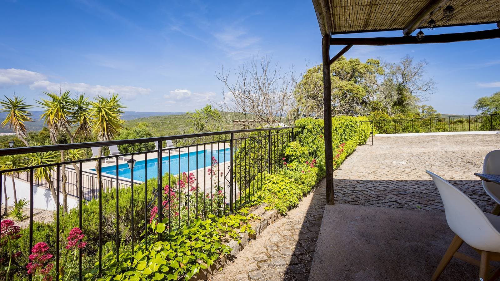 Foto 8 von 43: Villa für 8 Personen mit Garten