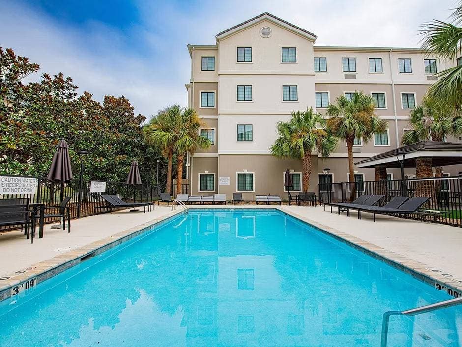 Foto 5 von 72: Hotel für 2 Personen mit Pool
