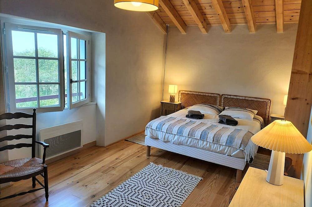 Foto 3 von 30: Charming Basque house with swimming pool
