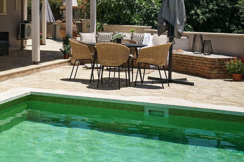 Foto 6 von 30: Brandneue Villa mit einzigartigem Meerblick, Pool, Grill, 3 km vom Strand entfernt!