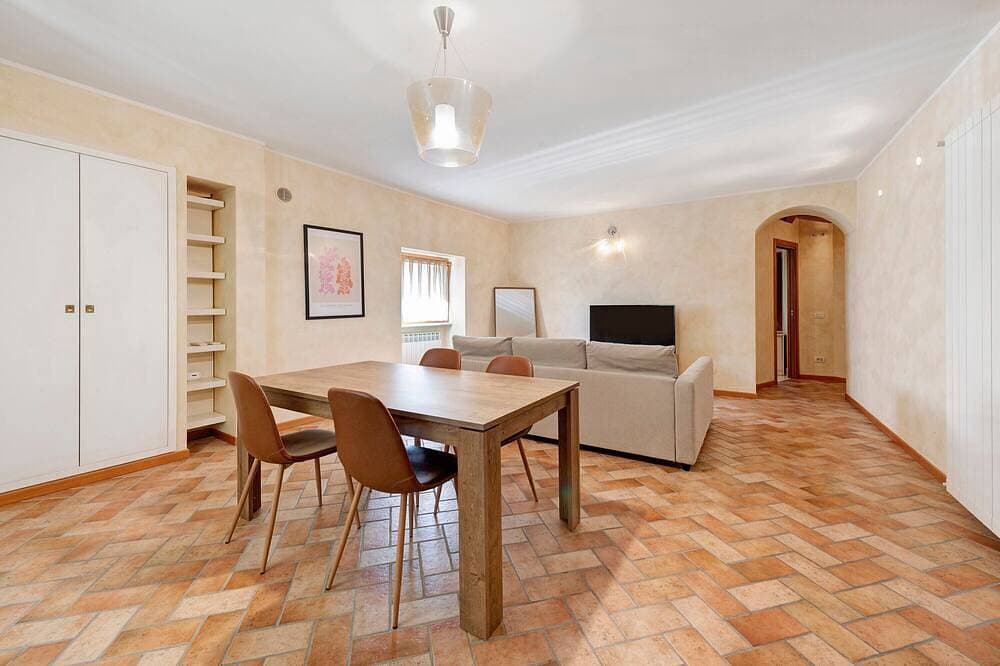 Foto 7 von 21: Ferienwohnung 'Casa Dolce Casa Al Castello' mit Seeblick, WLAN und Klimaanlage