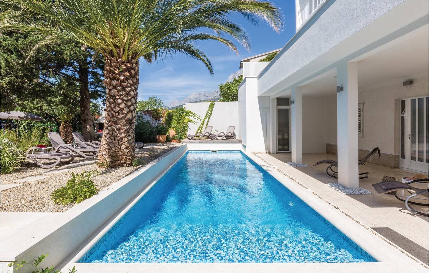 Foto 6 von 31: Gemütliche Ferienwohnung in Makarska mit Pool, Terrasse und WLAN – 400 m bis zur Küste