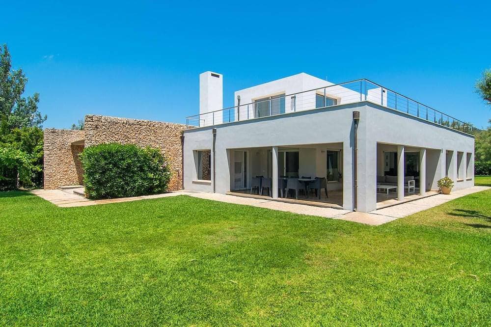 Foto 7 von 30: Wunderschönes Haus in Port Verd mit privatem Swimmingpool, der sowohl drinnen.