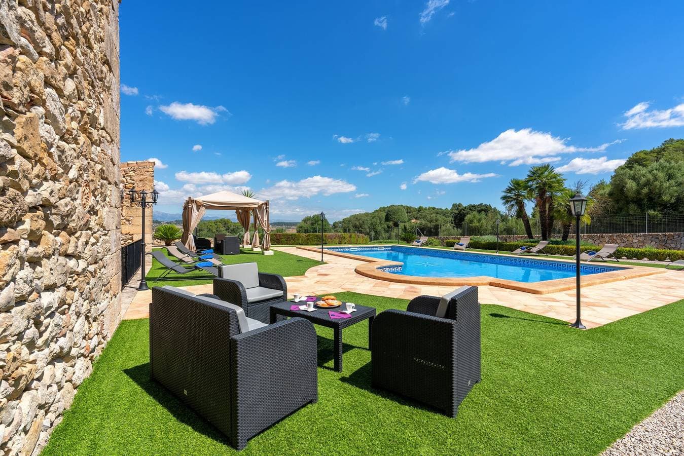 Foto 6 von 38: Ferienhaus 'Finca Son Roig' mit Bergblick, WLAN und Klimaanlage
