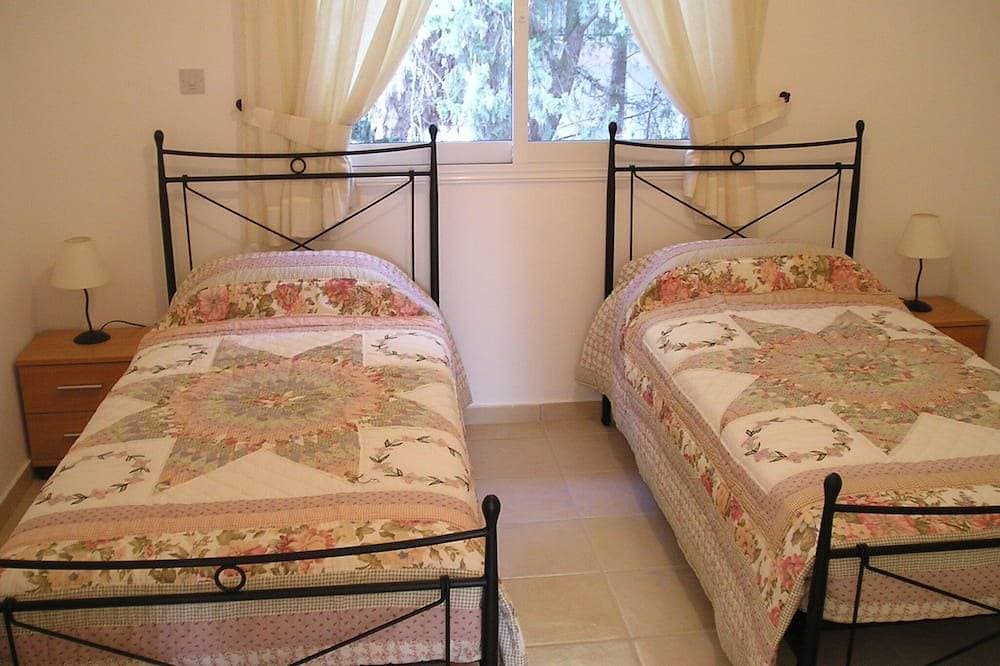 Foto 3 von 25: Poolvilla mit 3 Schlafzimmern in Kato Paphos, Zypern mit Dachterrasse und kostenlosem WLAN