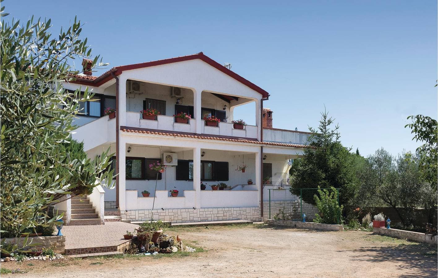 Gemütliche Ferienwohnung mit Terrasse, WLAN, in der Nähe des Strandes Duga Uvala 1