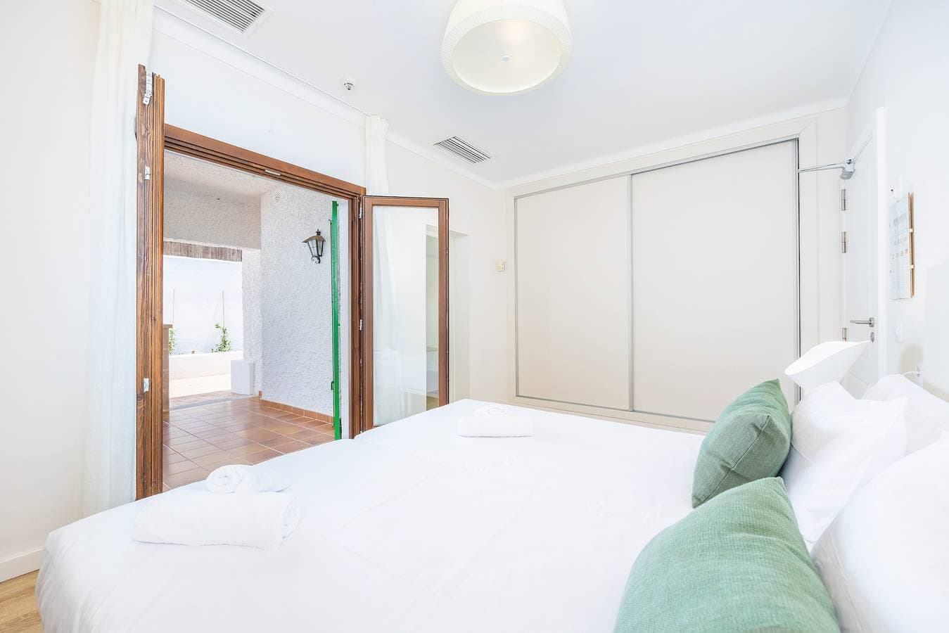 Foto 8 von 26: Hostal Boutique 'Canyamel - 108 Habitación doble' mit privater Terrasse, WLAN und Klimaanlage