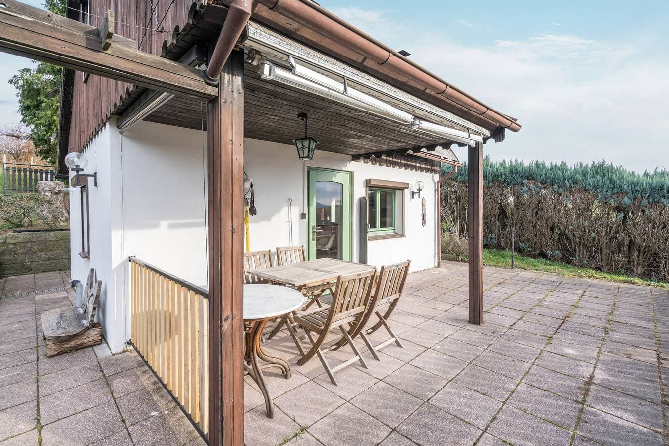 Foto 4 von 23: Kleines Ferienhaus Kirschallee mit Bergblick, privater Terrasse und gemeinsamem Garten