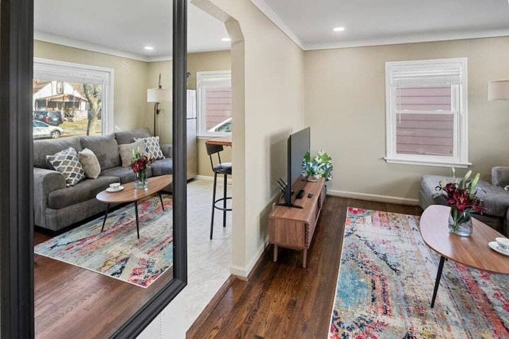 Foto 5 von 23: 2Bdr Near Ferndale | A Cozy Stay in the Heart of Metro Detroit
