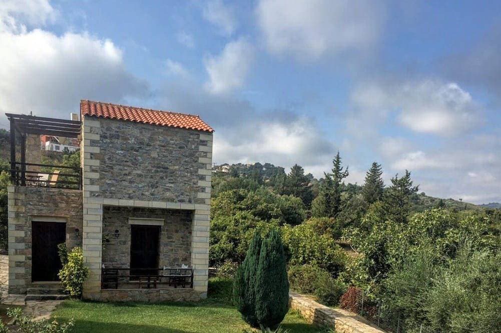 Foto 10 von 27: Stratos Villas Chania mit Pool und Meerblick