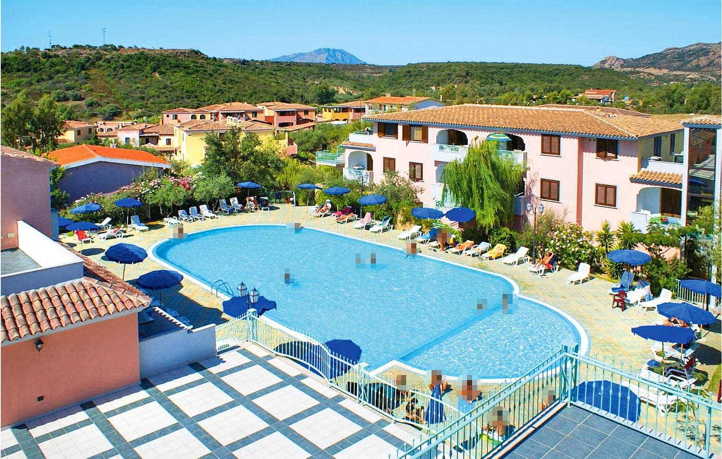 Foto 10 von 13: Rückzugsort am Pool 1,5 km vom Strand entfernt