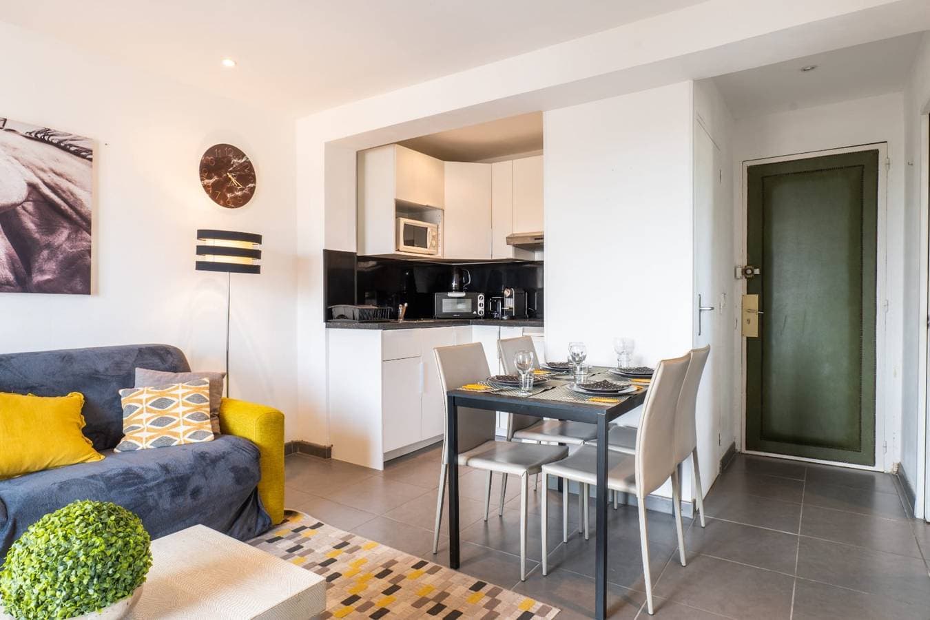 Foto 3 von 13: Ferienwohnung für 4 Personen mit Balkon