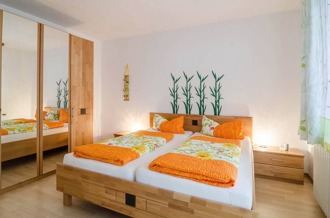 Foto 11 von 26: Ferienwohnung Kramer mit WLAN, Terrasse & Gemeinschaftsgarten