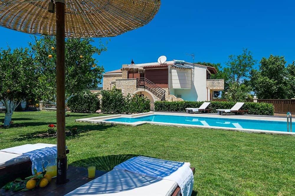 Naturvilla mit 2 Schlafzimmern und privatem Pool 1