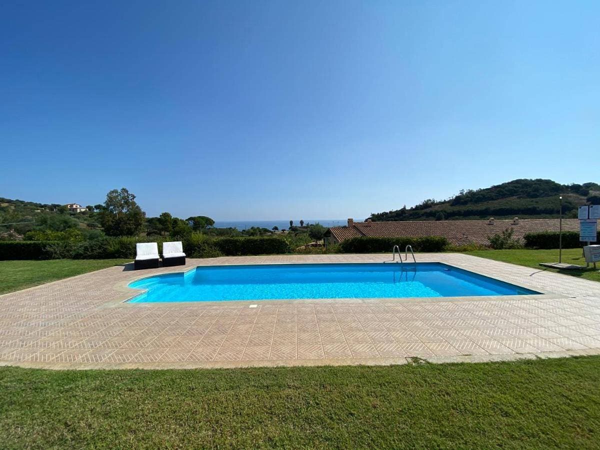 Foto 3 von 22: Villa with Swimming Pool View