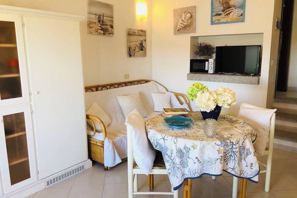Foto 9 von 21: Two-room apartment Oleander Sea view 250 mt beach Porto Taverna