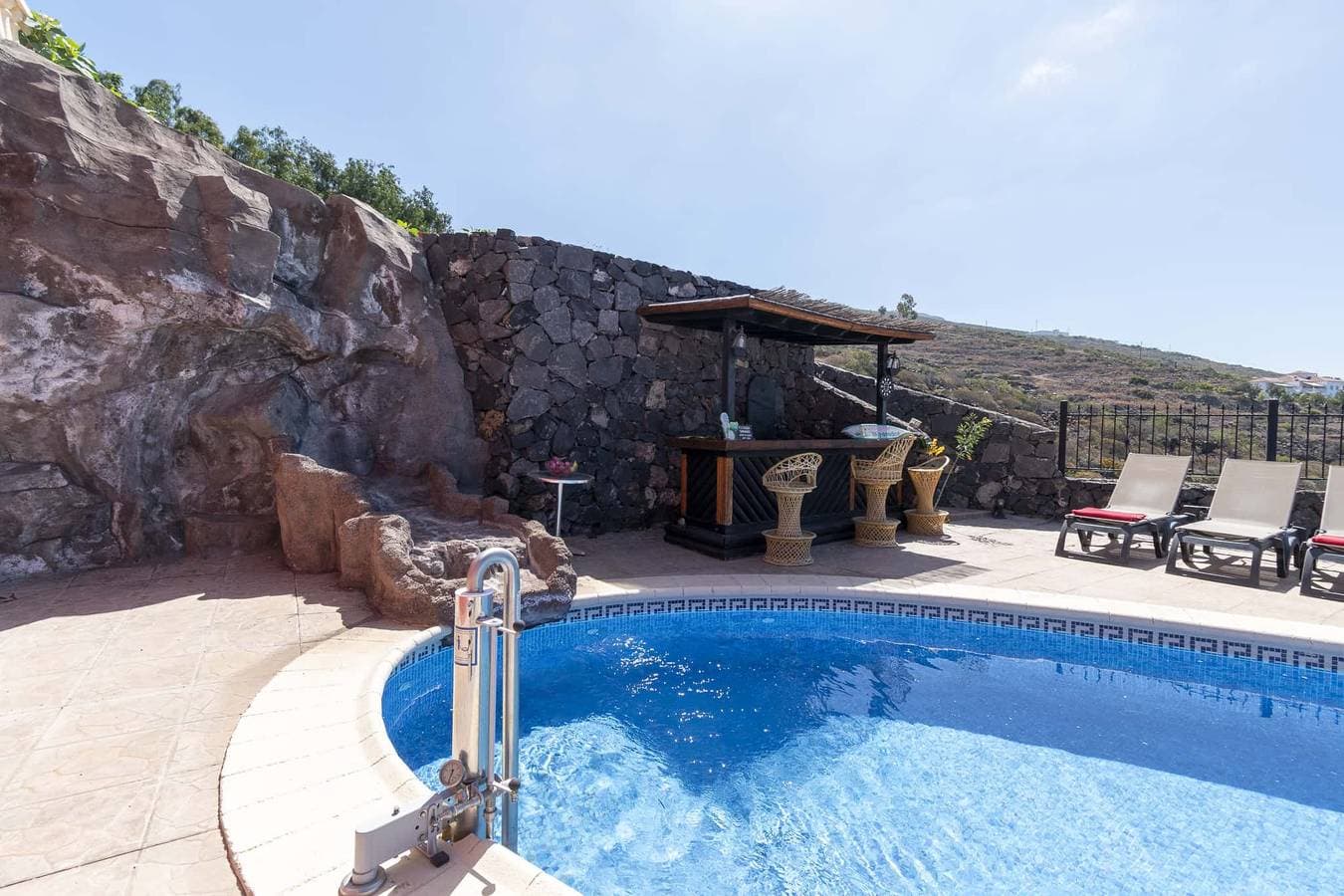 Foto 3 von 90: Villa für 12 Personen mit Pool
