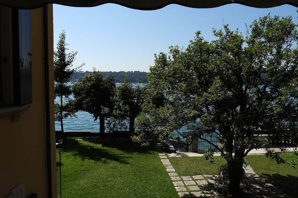 Foto 11 von 30: Gardasee Salò Luxuswohnung in alter romantischer Familienvilla, Terrasse, Garten