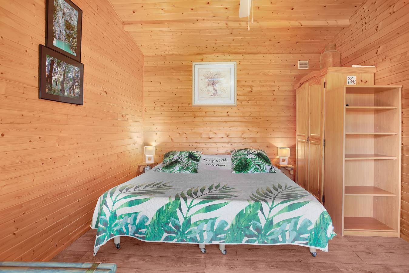 Foto 4 von 24: Chalet „Joli En Bois“ mit privater Terrasse, WLAN und Klimaanlage