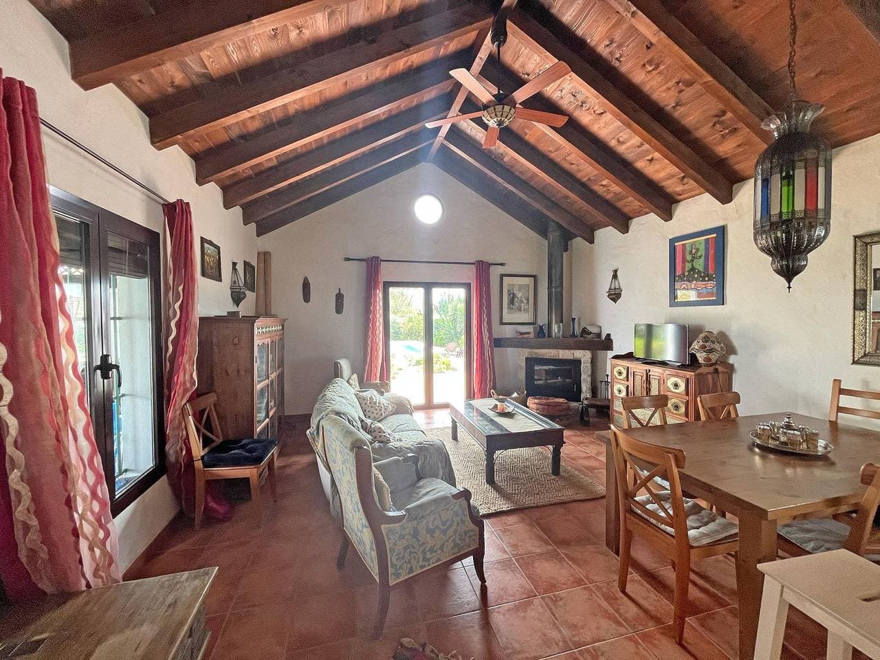 Foto 13 von 32: Freistehendes Ferienhaus mit grossem Garten und schönem Interieur