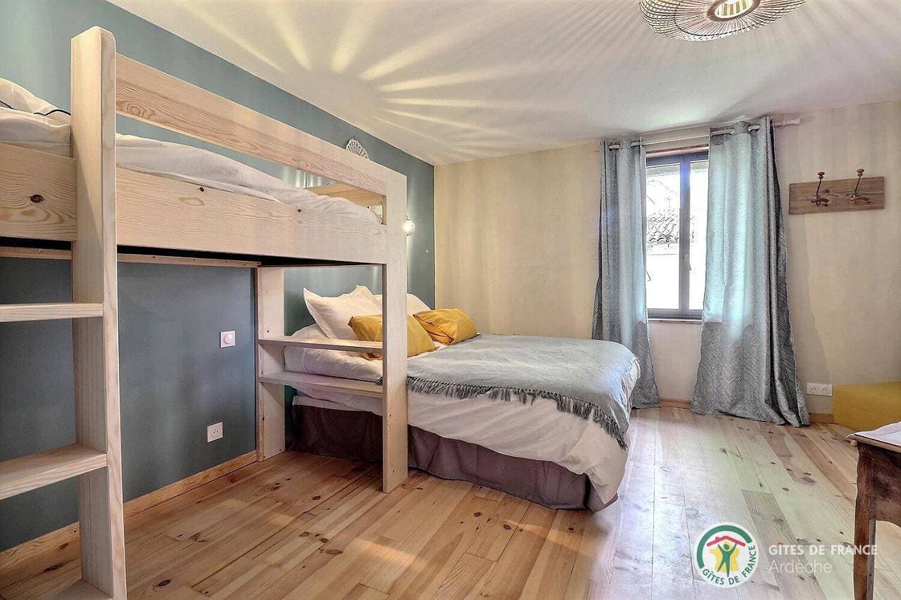 Foto 12 von 37: Four-Bedroom House