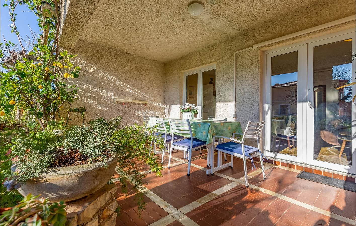 Foto 11 von 37: Charmantes Apartment mit Terrasse, WLAN und Parkplatz, 1 km vom Strand Havajka entfernt