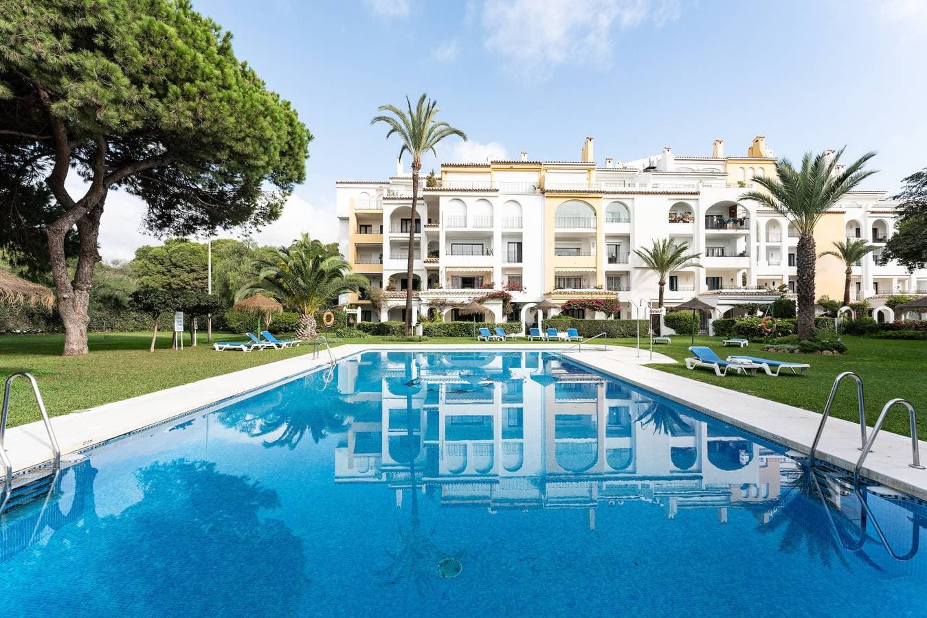 Beautiful frontline apartment 1
