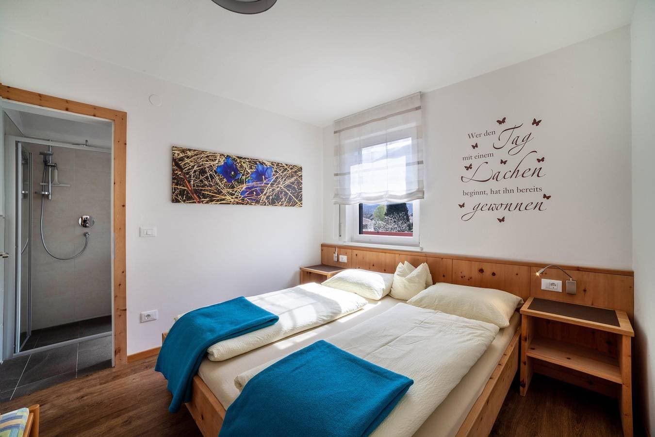 Foto 12 von 23: Ferienwohnung "Schnitzer - Enzian" mit Bergblick, WLAN, Balkon & Garten