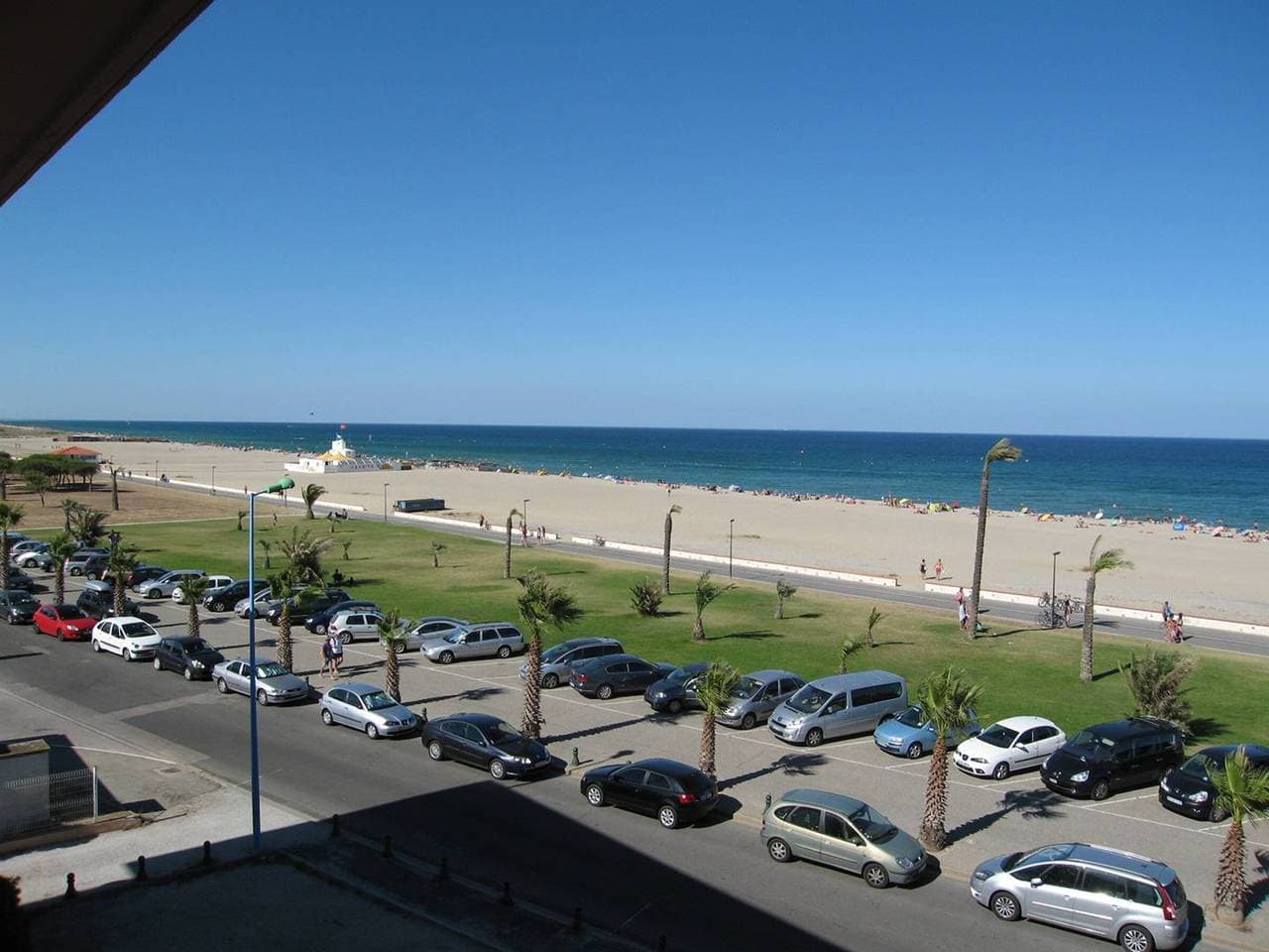 Foto 4 von 18: Renovierte 2-Zimmer-Wohnung, 4 Schlafplätze, Parkplatz, am Strand, Zentrum von Saint-Cyprien