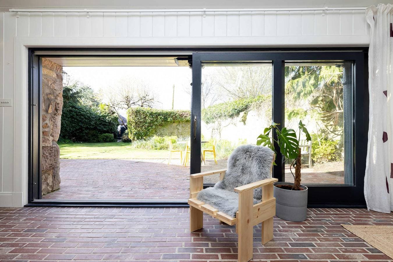 Foto 12 von 30: Idyllic Cottage with Garden and Patio